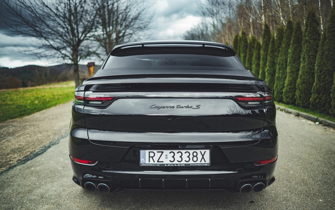 Porsche Cayenne cena 595000 przebieg: 54000, rok produkcji 2019 z Sanok małe 254
